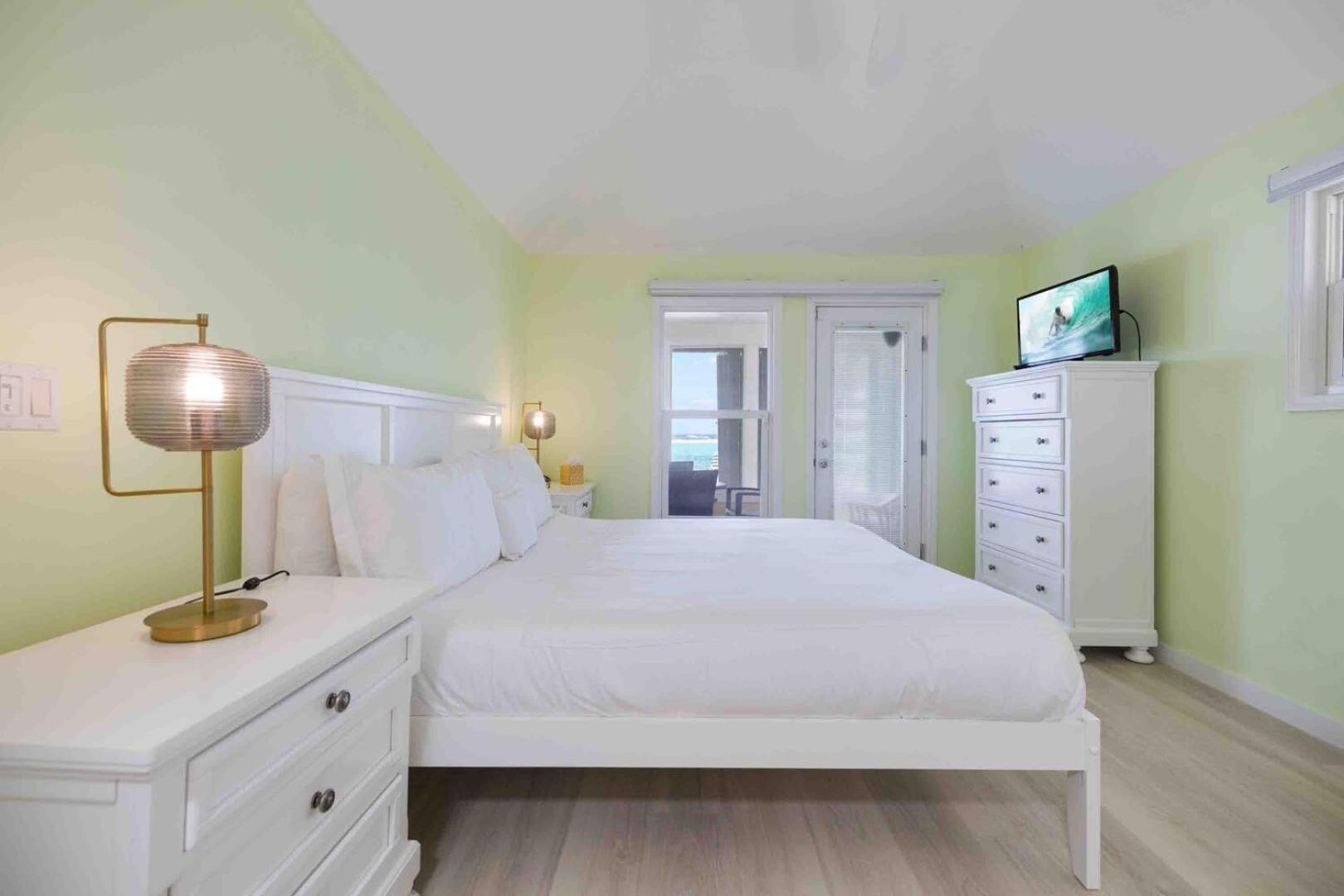 Thatch Hill - Renovated Beach House With Pool, Short Walk To The Rum Point Club Driftwood Village Zewnętrze zdjęcie