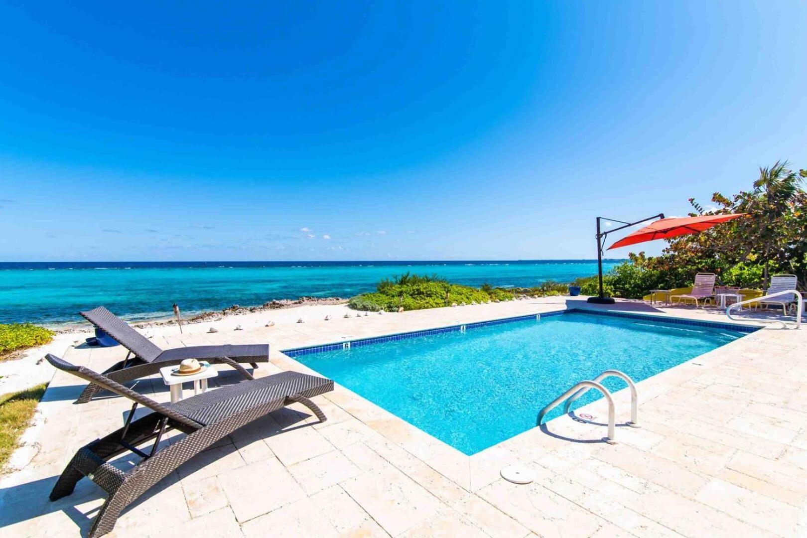 Thatch Hill - Renovated Beach House With Pool, Short Walk To The Rum Point Club Driftwood Village Zewnętrze zdjęcie